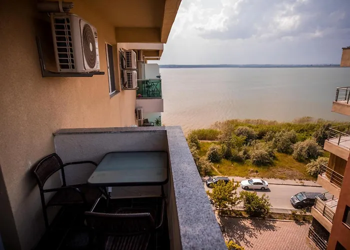 Moonlight Apartment Mamaia